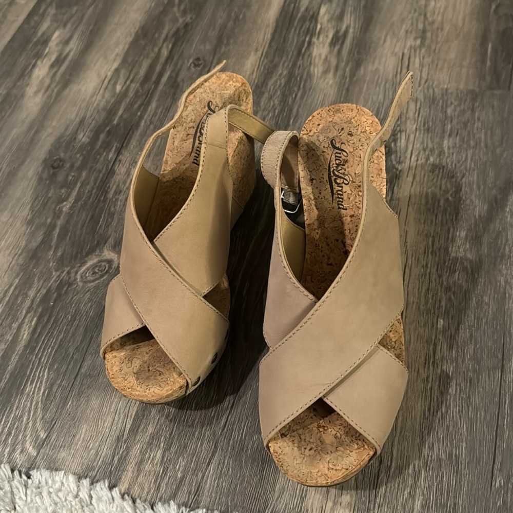Lucky brand shoes in suede cream wedges